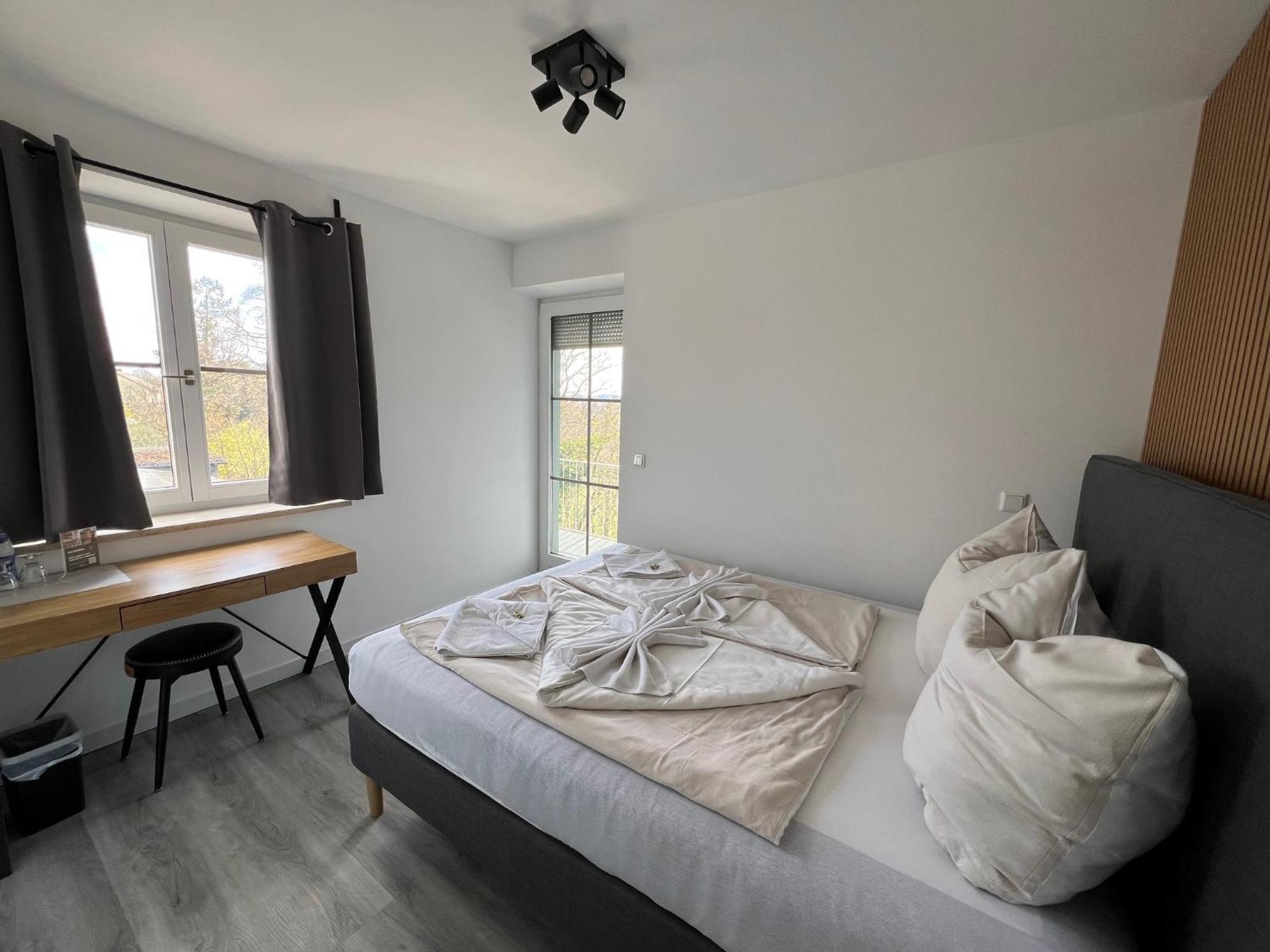 Hotel Bastei Muehldorf am Inn Bagian luar foto